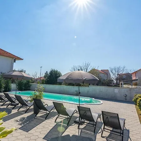 Apartment Royal Choice With Pool Zadar