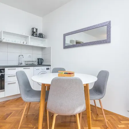 Royal Choice With Pool Apartamento Zadar