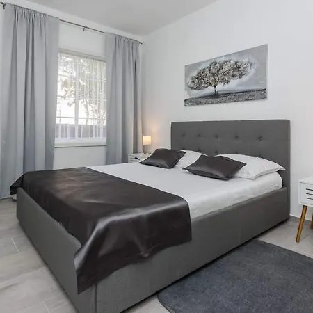 Royal Choice With Pool Apartamento