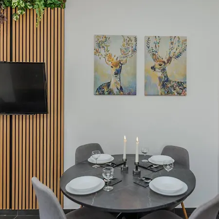 Royal Choice With Pool Apartment