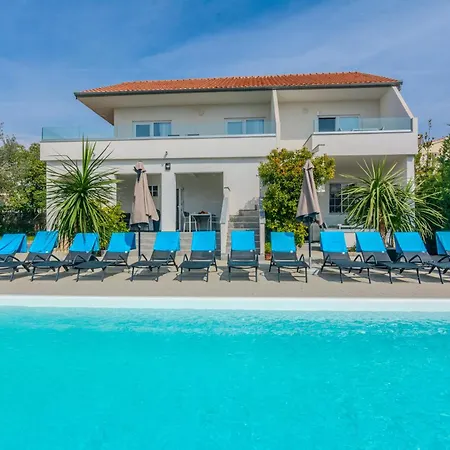 Royal Choice With Pool Apartamento