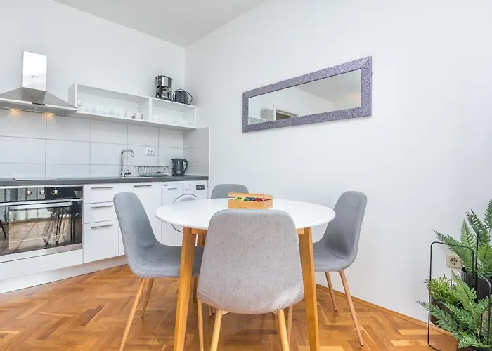 Royal Choice With Pool Апартаменты Задар