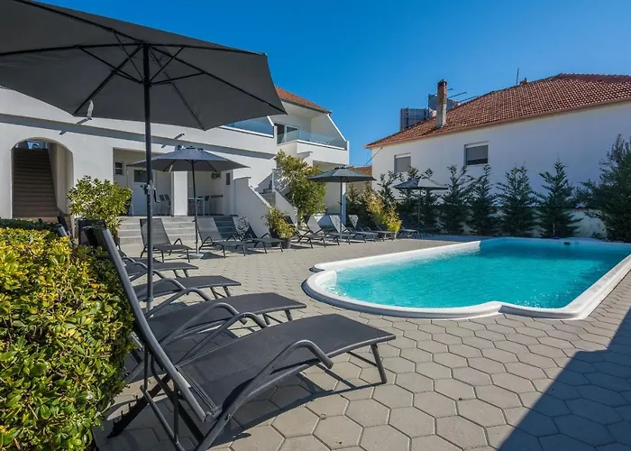 Appartamento Royal Choice With Pool Zara