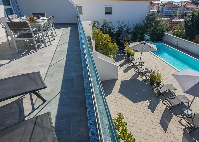 Royal Choice With Pool Apartmán