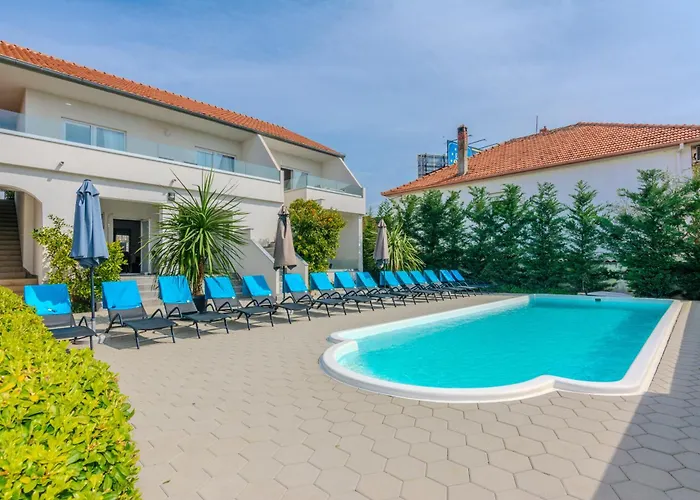 Royal Choice With Pool Апартаменты *