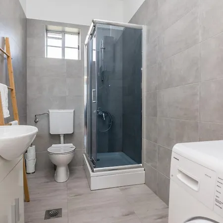 Royal Choice With Pool