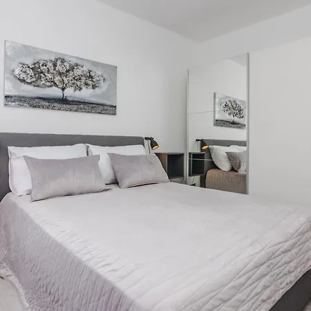 Royal Choice With Pool * Zadar