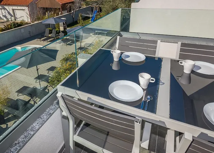 Royal Choice With Pool דירה