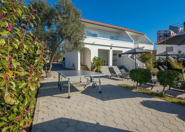 Royal Choice With Pool