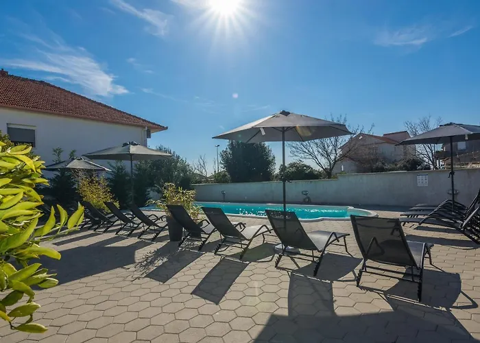 דירה Royal Choice With Pool זאדאר