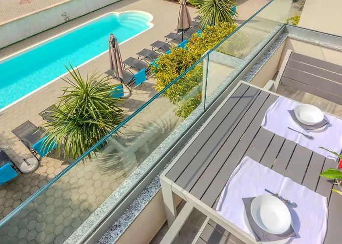 Royal Choice With Pool דירה זאדאר