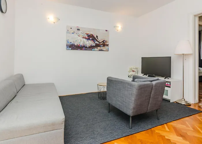 Royal Choice With Pool דירה