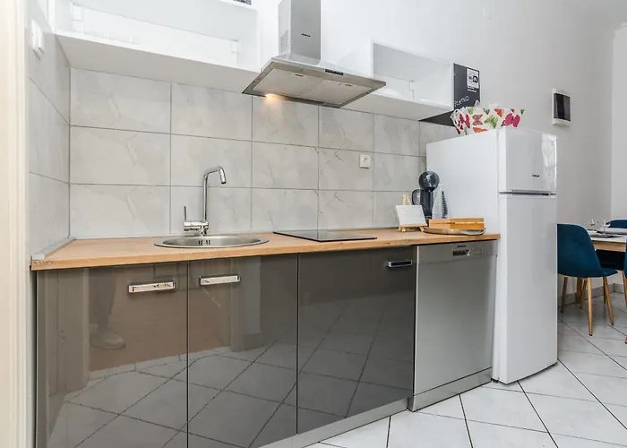 Royal Choice With Pool