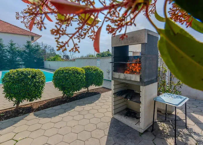 Royal Choice With Pool