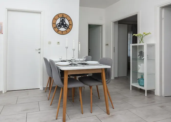 Royal Choice With Pool דירה *